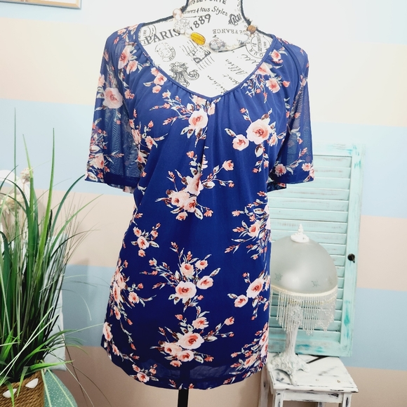 Siren Lily Tops - Siren Lily Plus Size Short Sleeve Navy Floral Blouse